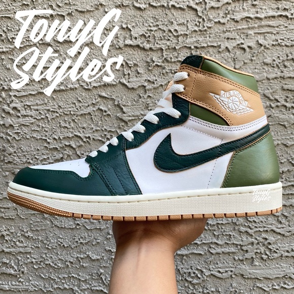🐸NEW🐸 CUSTOM AIR JORDAN 1 RETRO HI - Picture 1 of 16